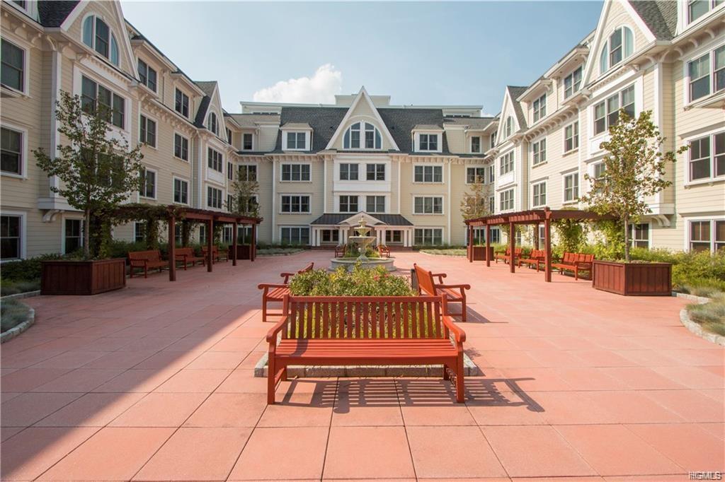 225 Stanley Avenue - Photo 1