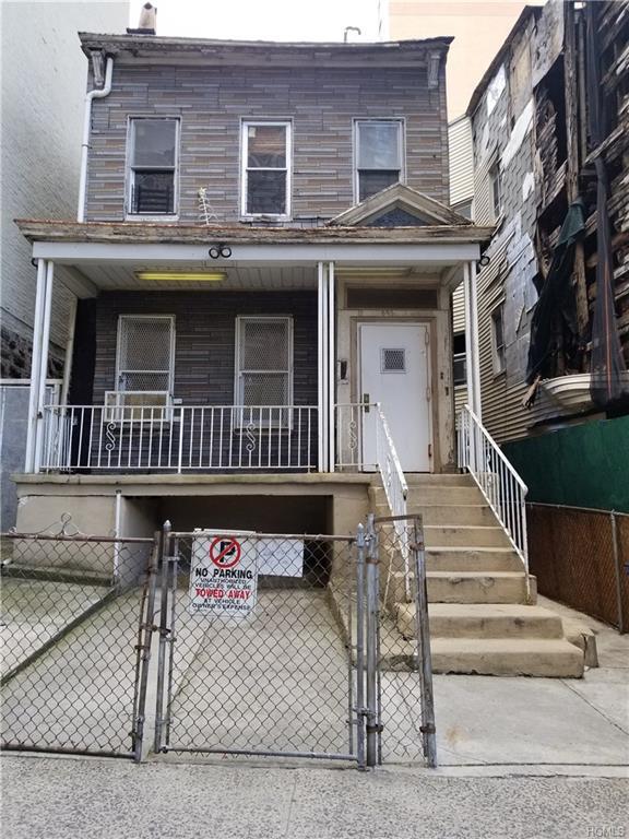 895 Teller Avenue - Photo 1