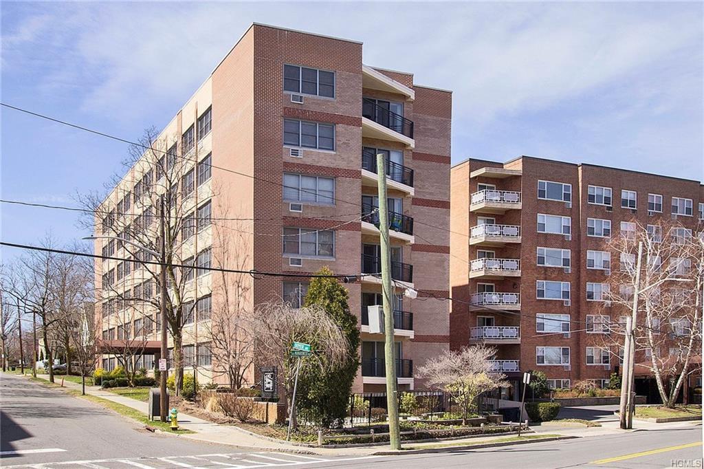 56 Doyer Avenue - Photo 1