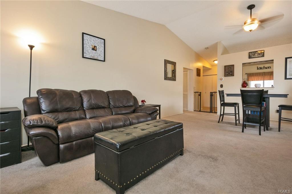622 Tudor Hill - Photo 1
