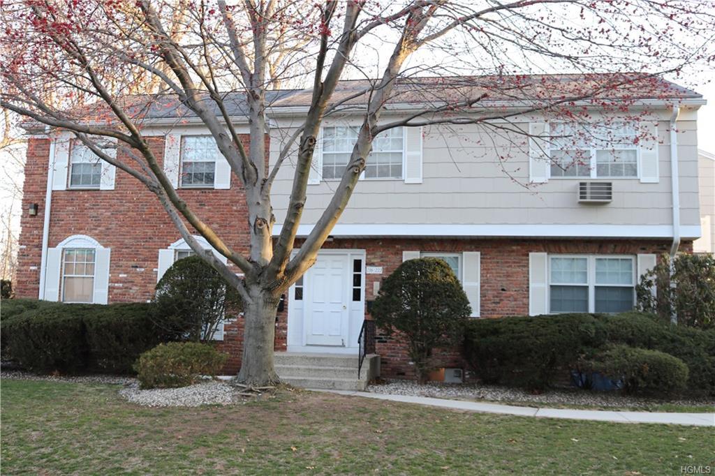 218 Doxbury - Photo 1