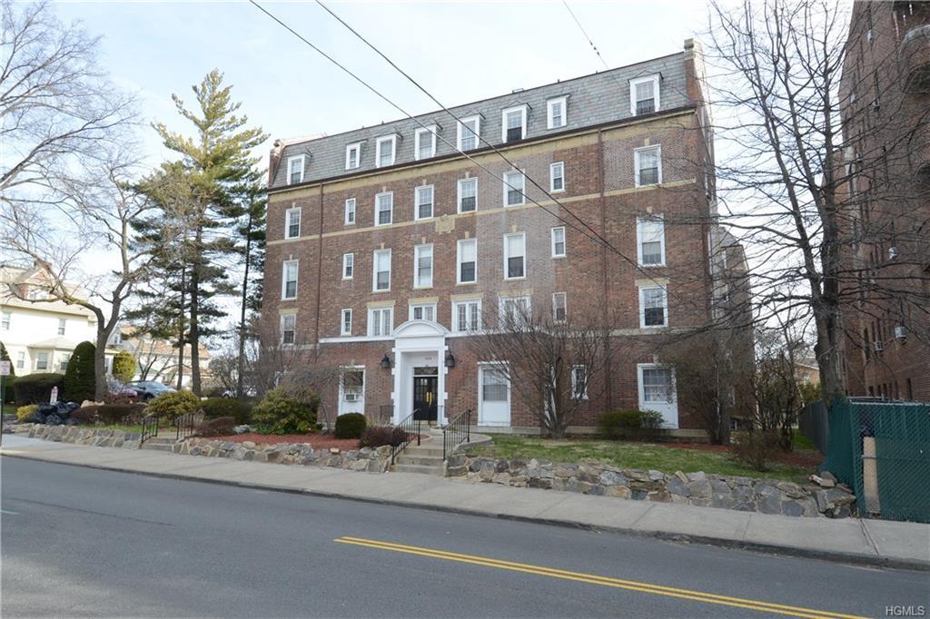 208 Centre Avenue - Photo 1