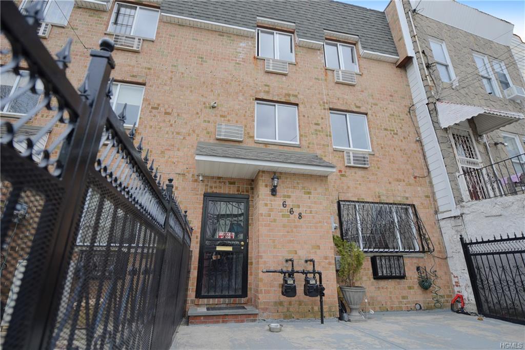 668 Jefferson Place - Photo 1