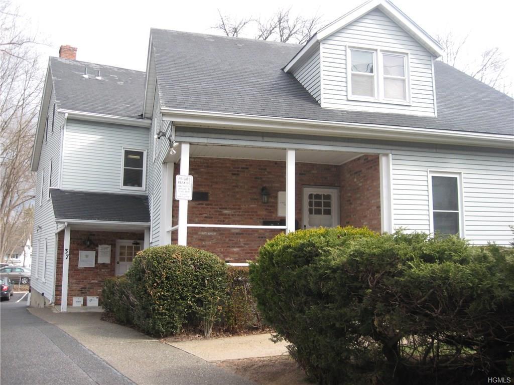 37 Moore Avenue - Photo 1
