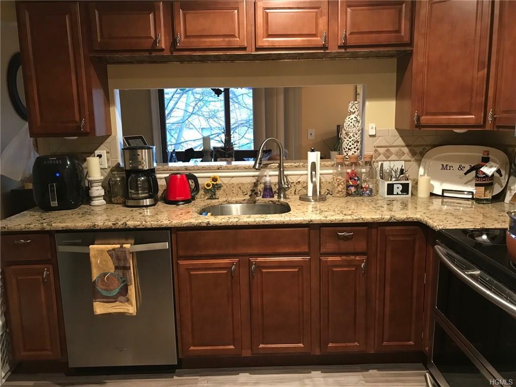 344 Richard Court - Photo 1
