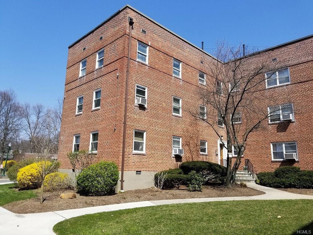 320 Broadway - Photo 1