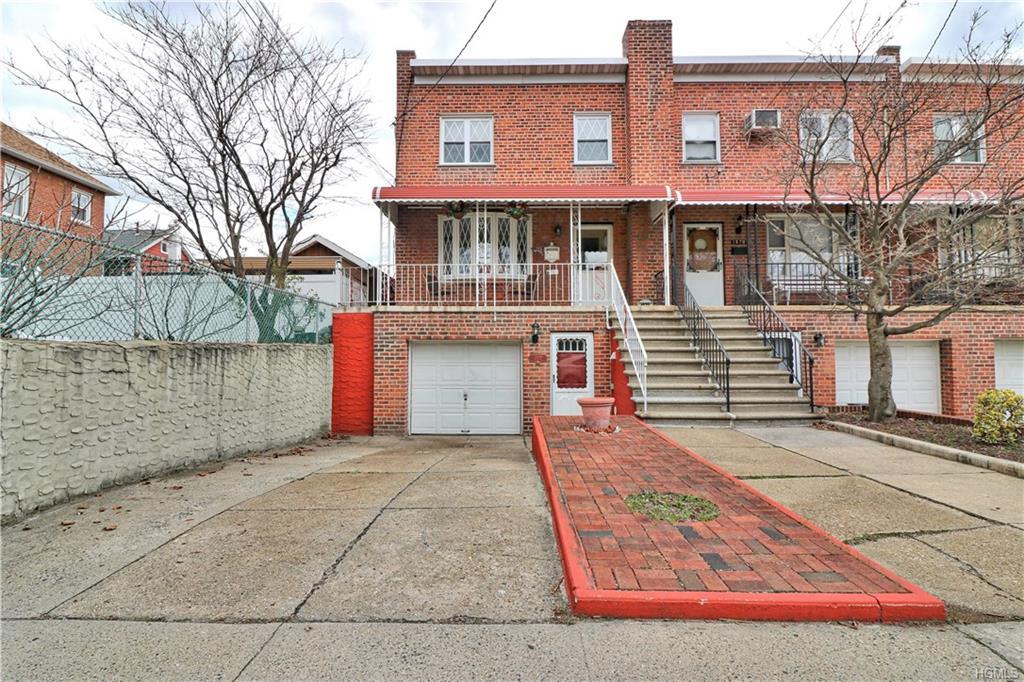 1572 Radcliff Avenue - Photo 1