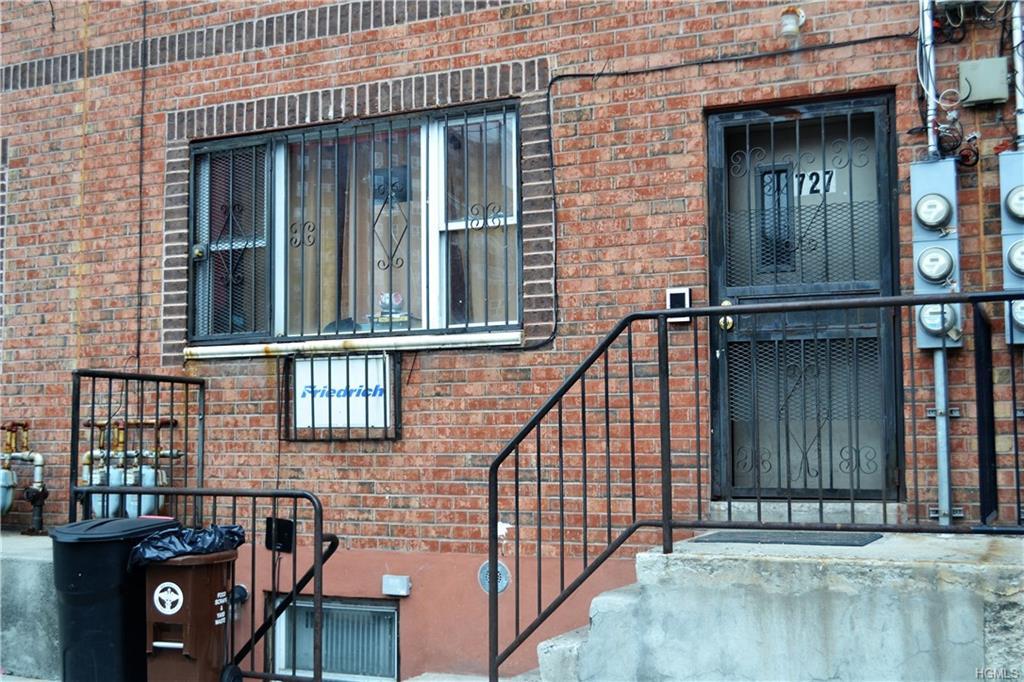 727 211th Street - Photo 1