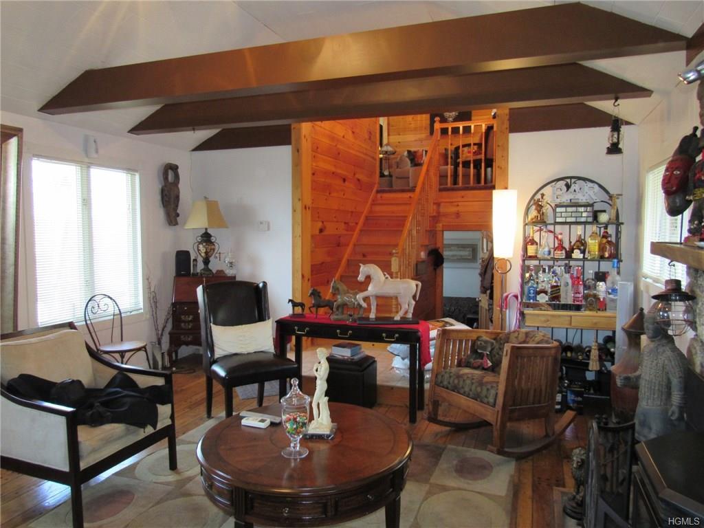 133 Sunset Drive - Photo 1