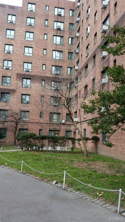 1470 Parkchester Road - Photo 1