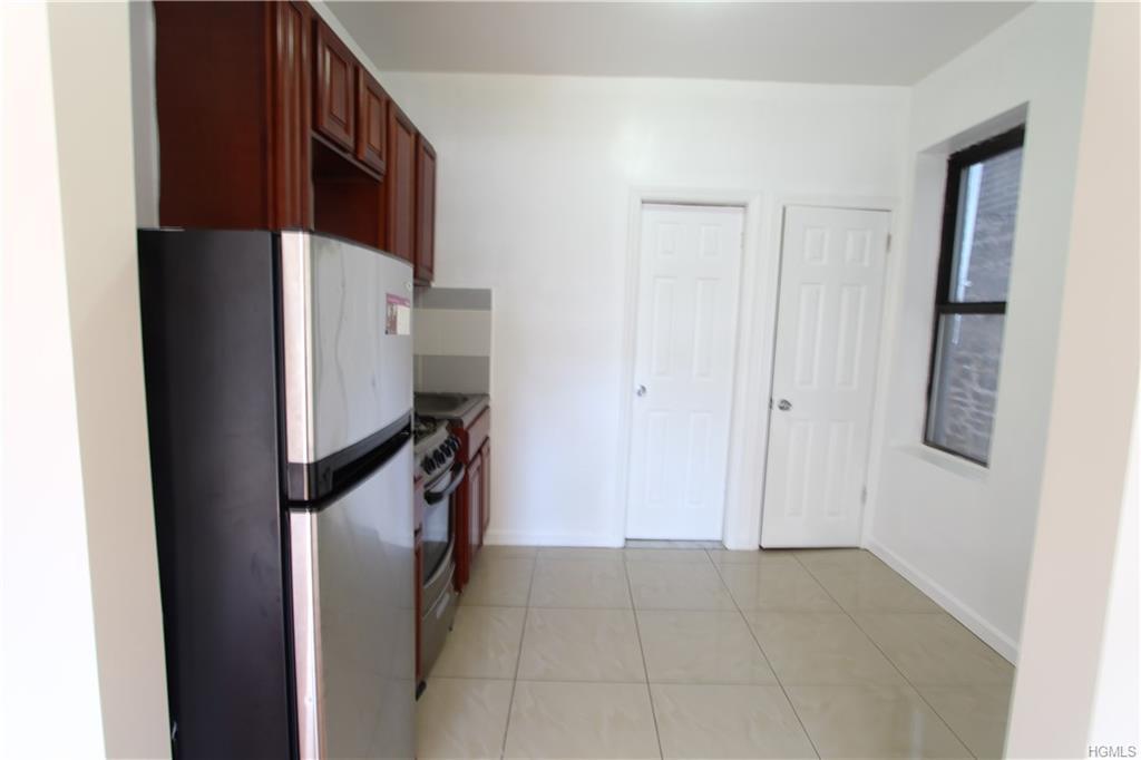 404 Riverdale Avenue - Photo 1