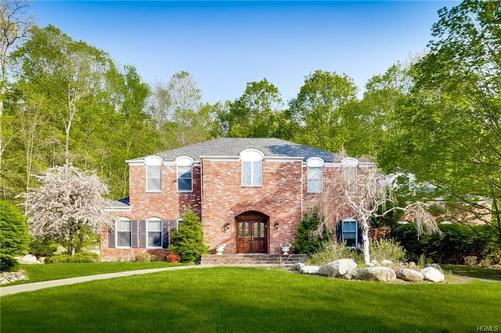 8 Regis Court - Photo 1