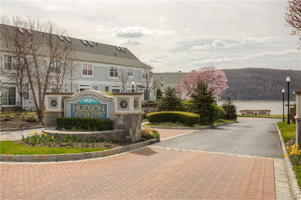 307 Bridgeview Drive - Photo 1