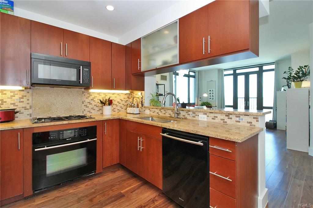 175 Huguenot Street - Photo 1