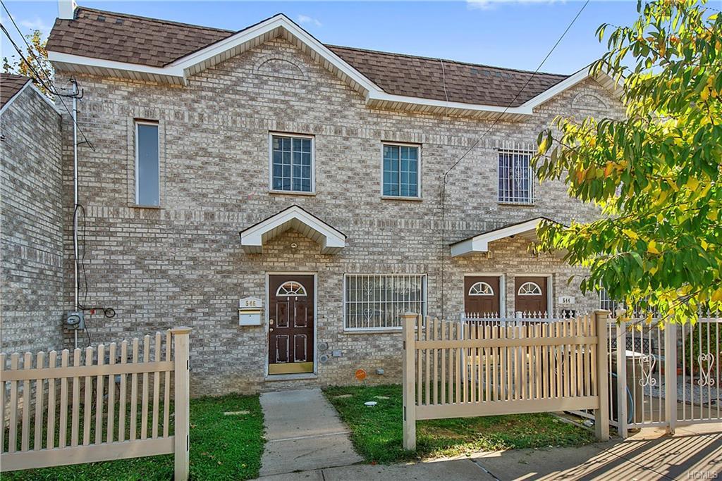 546 Underhill Avenue - Photo 1