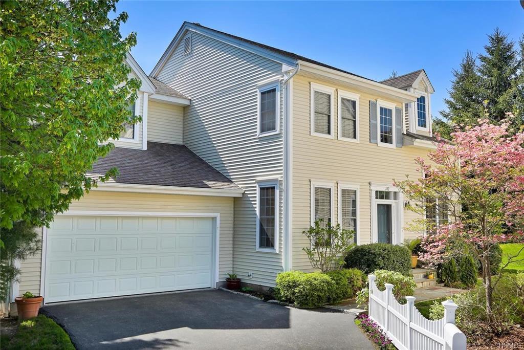 142 Classic Court - Photo 1