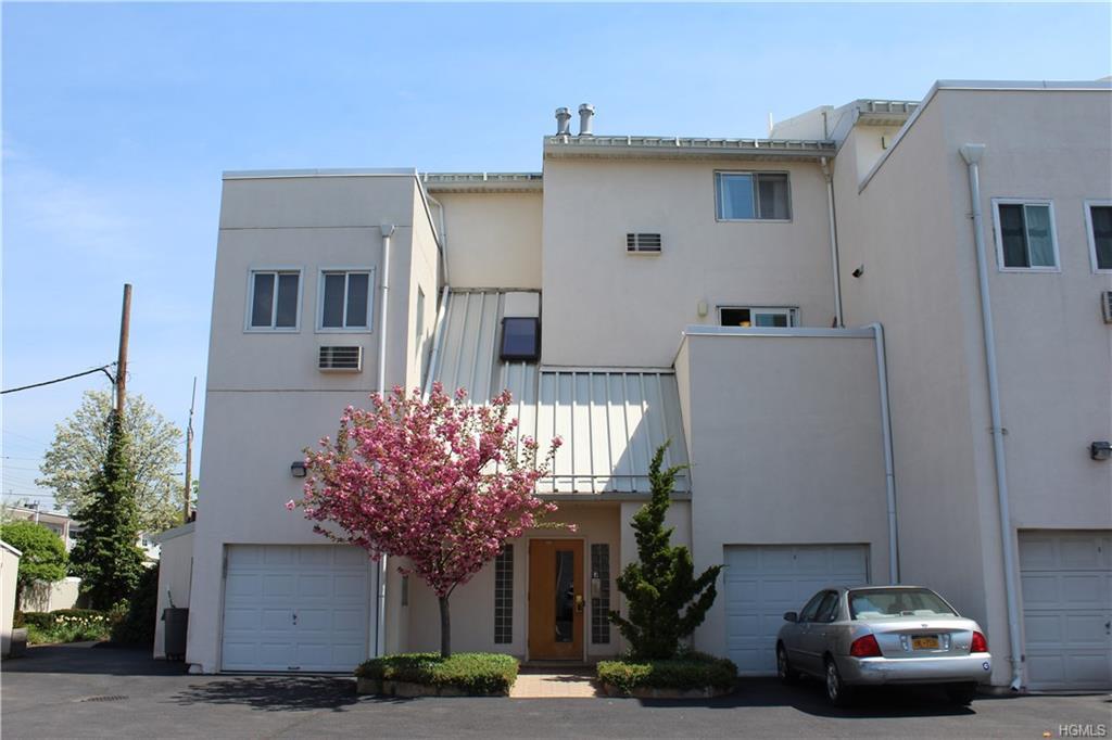2730 Schurz Avenue - Photo 1