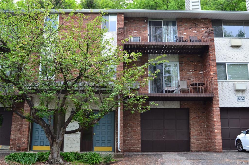 1204 Parkview Drive - Photo 1