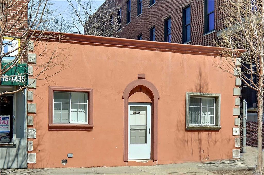 2409 Tratman Avenue - Photo 1