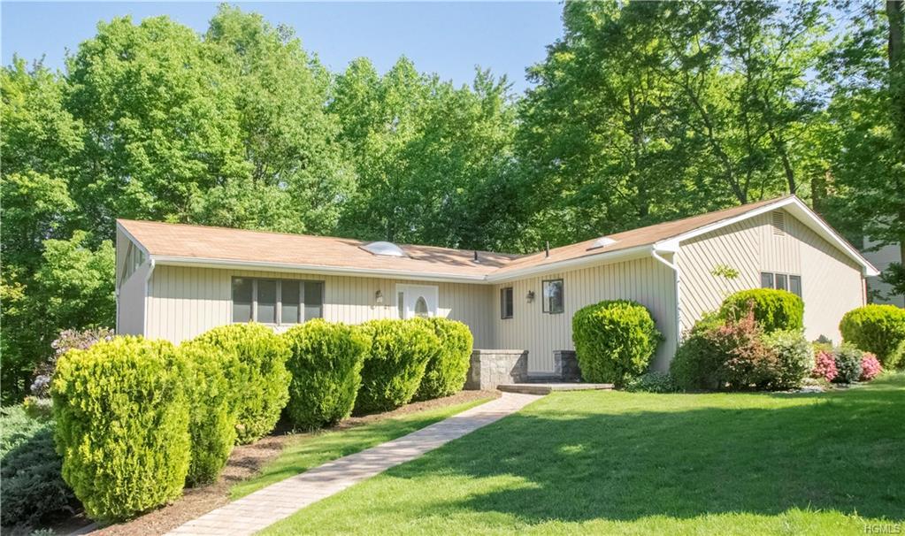 14 Dutchess Drive - Photo 1