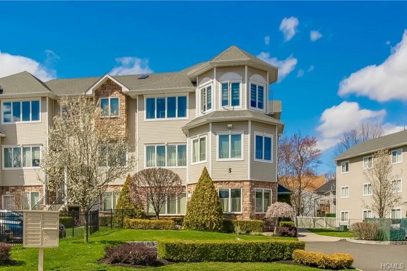 5 Bluefield Drive - Photo 1