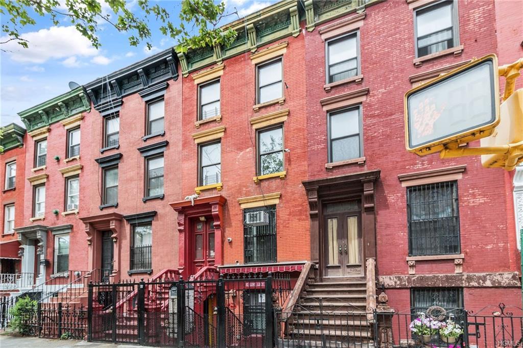 637 Walton Avenue - Photo 1