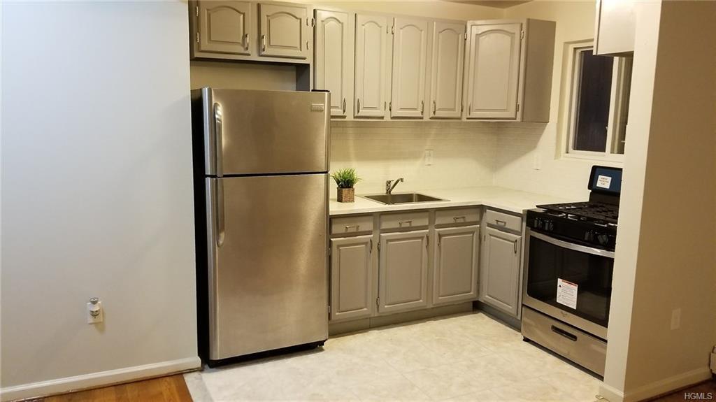 2725 Gifford Avenue - Photo 1