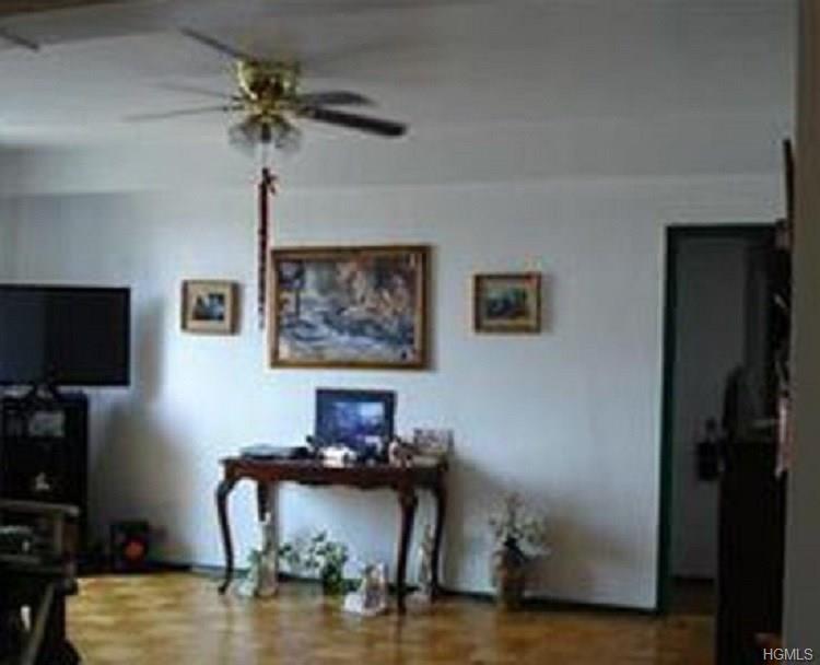 1598 Unionport Road - Photo 1