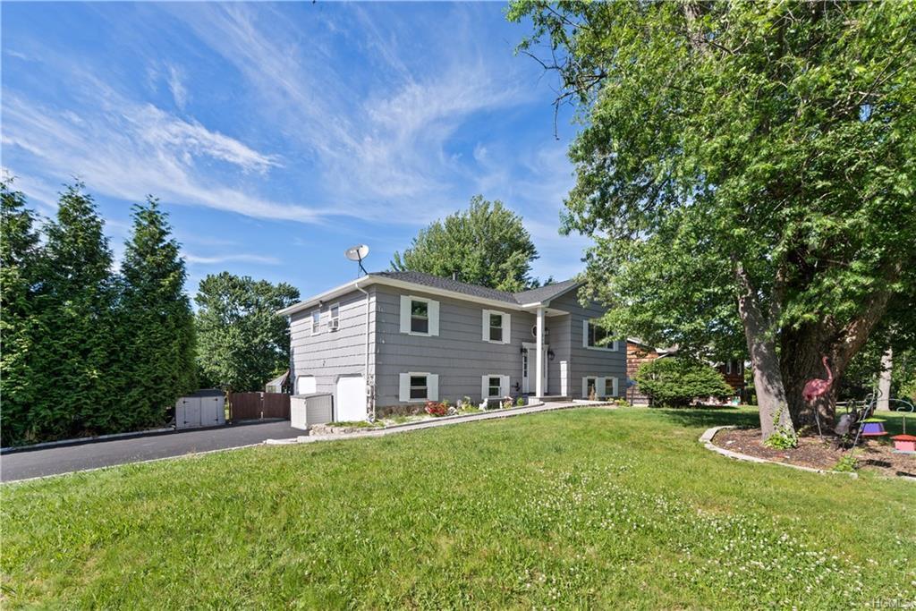 3185 Amelia Drive - Photo 1