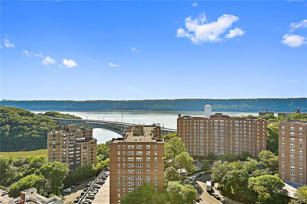 555 Kappock Street - Photo 1