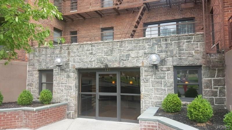 121 Highland Avenue - Photo 1