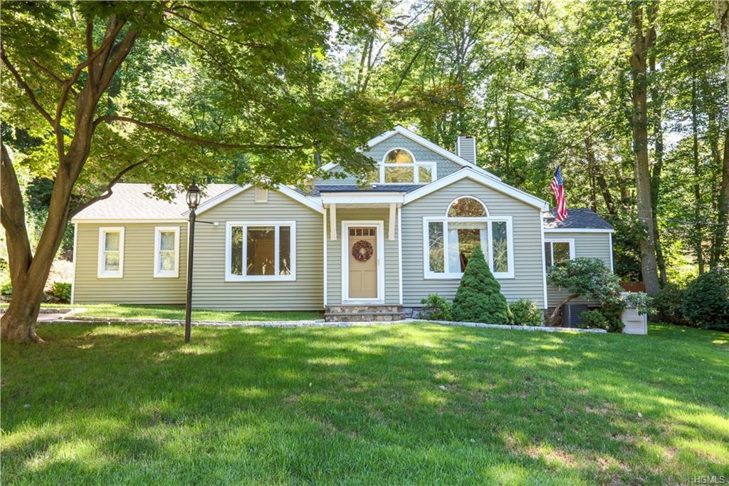 8 Hillcrest Drive - Photo 1