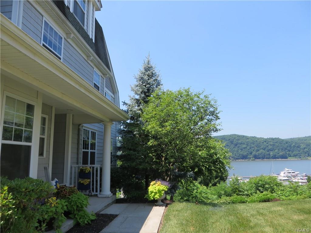 207 Riverview Drive - Photo 1