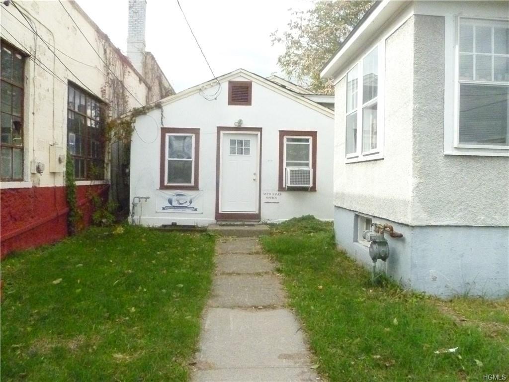 176 Robinson Avenue - Photo 1