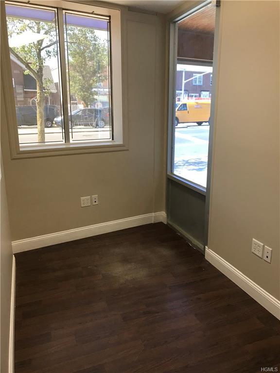 192-08 Jamaica Avenue - Photo 1