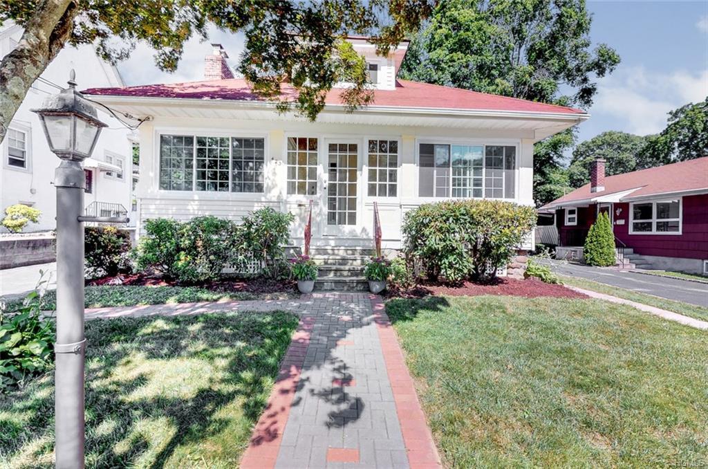 423 8th Avenue - Photo 1