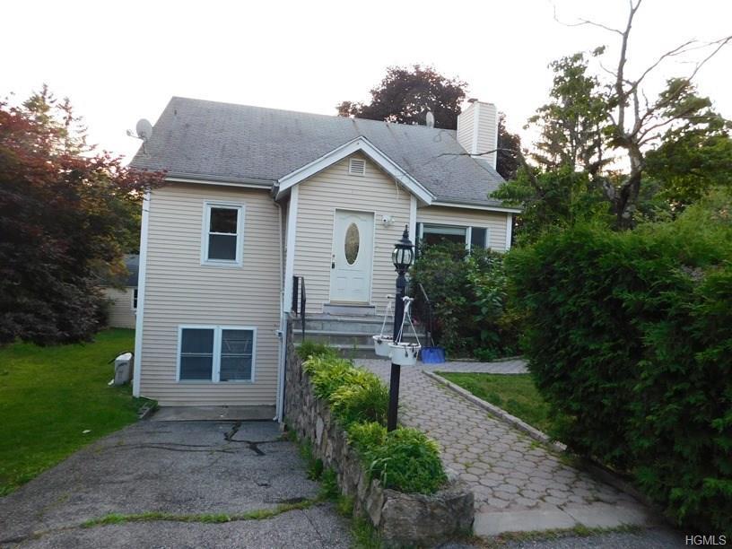 8 Ogden Avenue - Photo 1