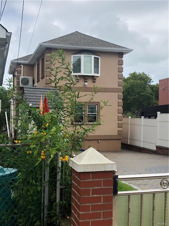 2546 Hering Avenue - Photo 1