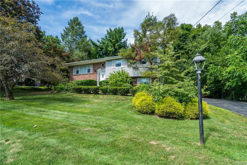 5 Helen Court - Photo 1