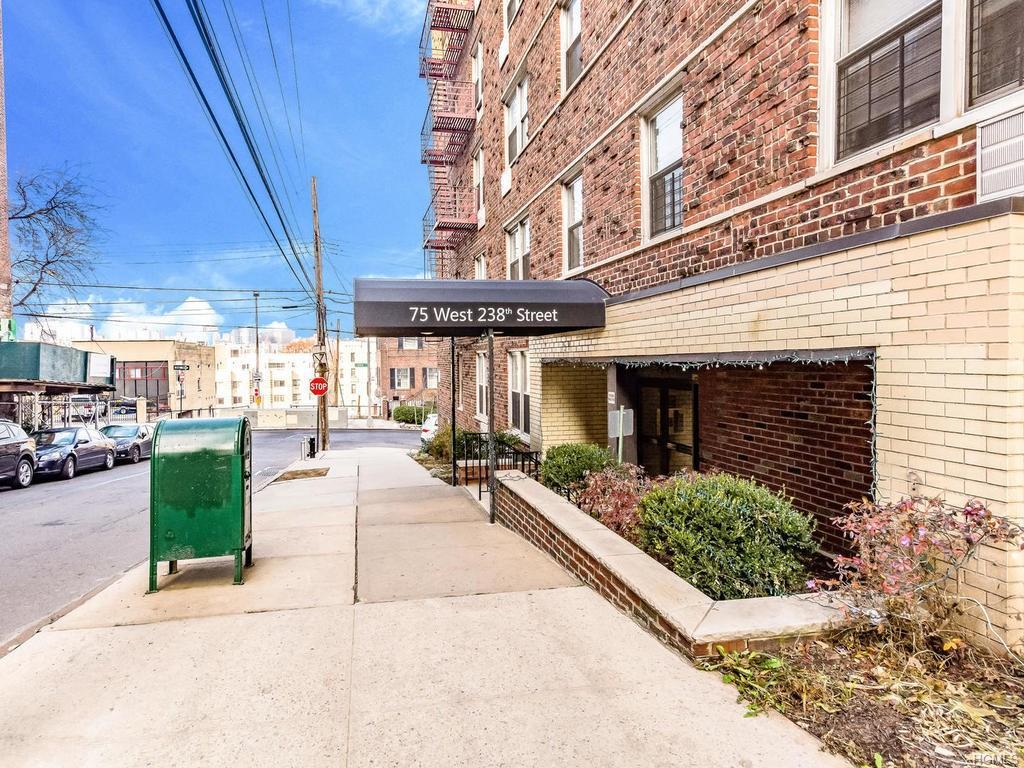 75 238th Street - Photo 1