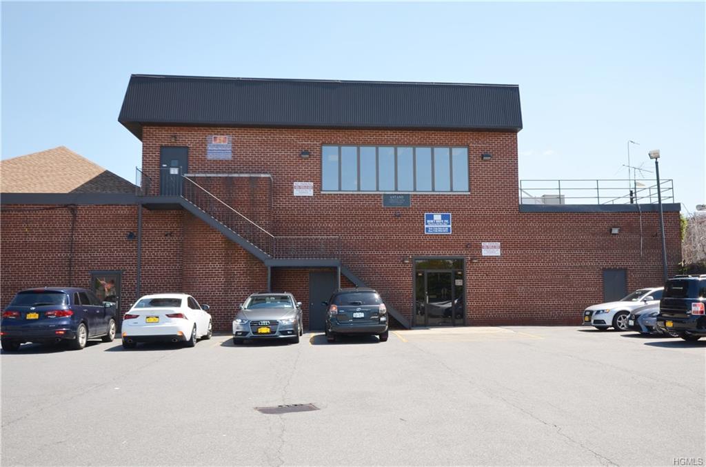 3924 Tremont Avenue - Photo 1