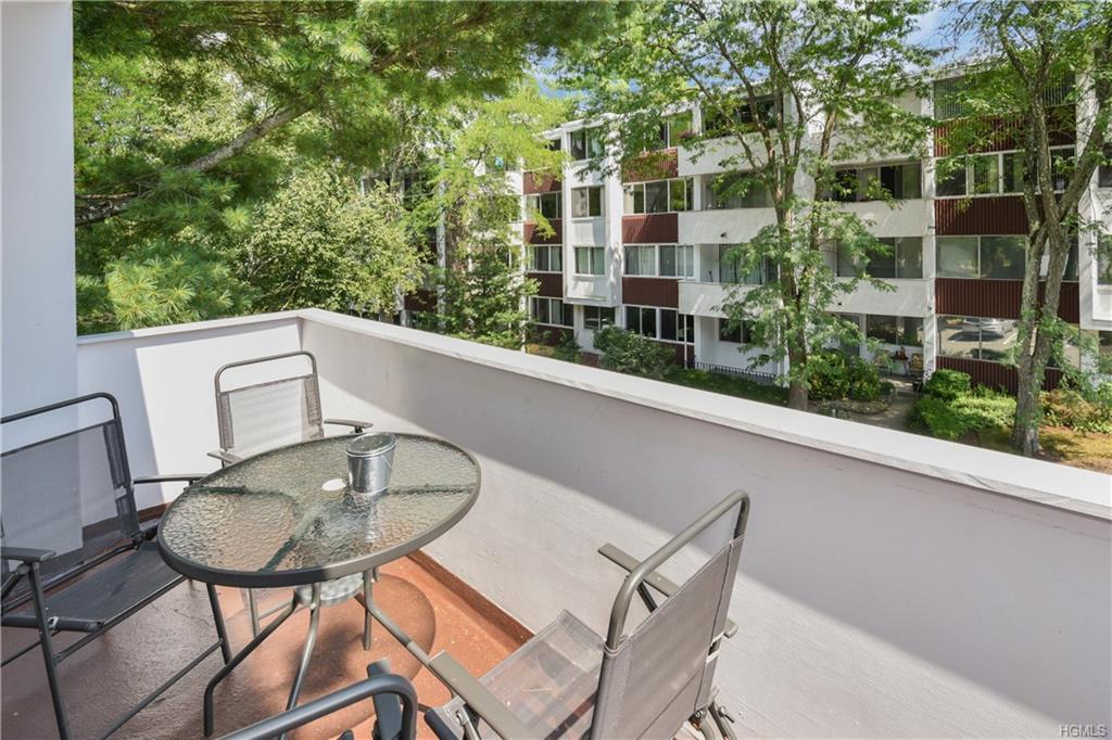 321 Tallwood Drive - Photo 1