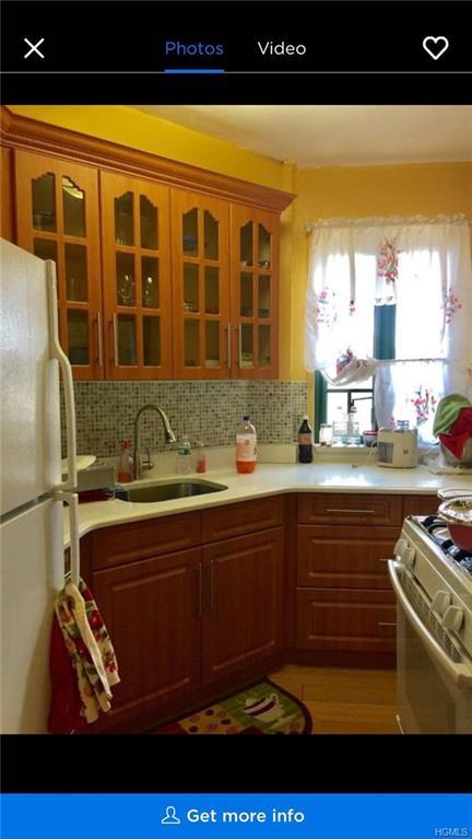1585 Unionport Road - Photo 1
