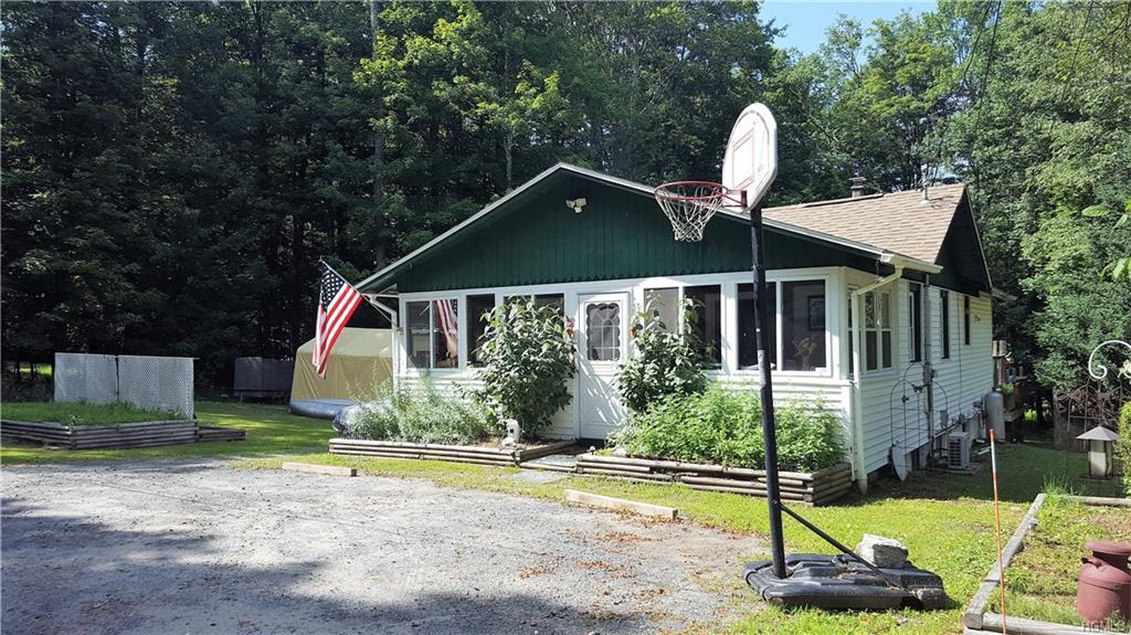 10 Kenoza Place - Photo 1