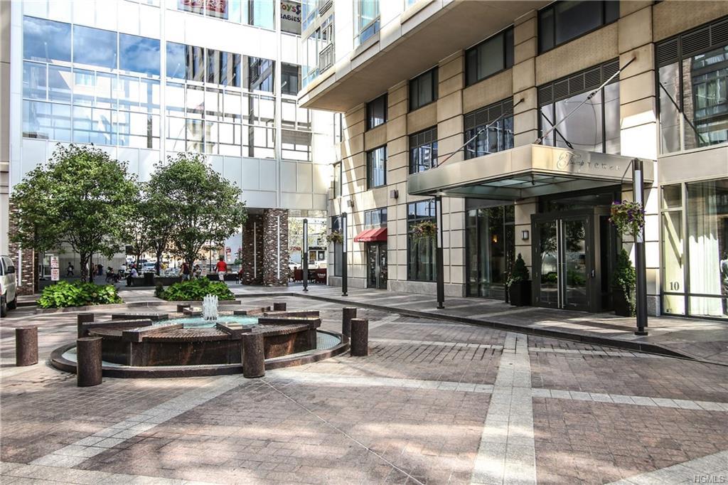 10 City Place - Photo 1