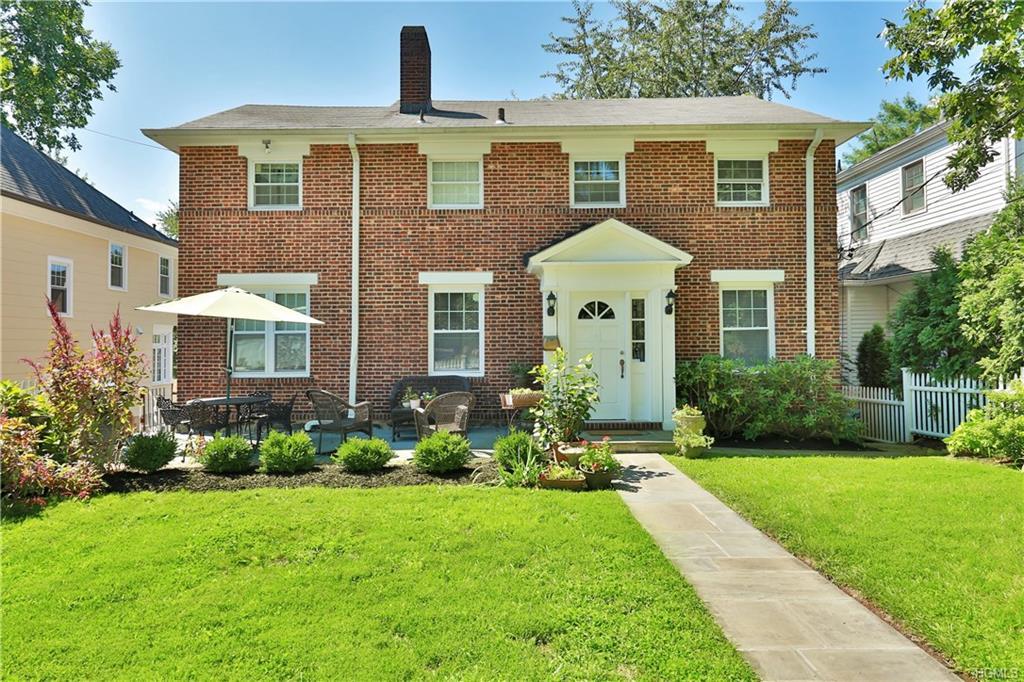 90 Perth Avenue - Photo 1