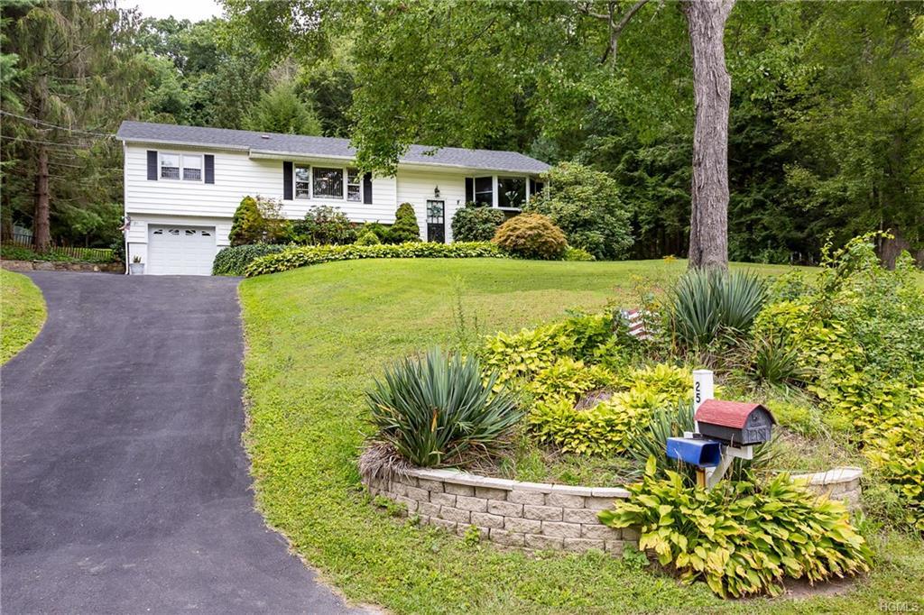 25 Ludington Court - Photo 1