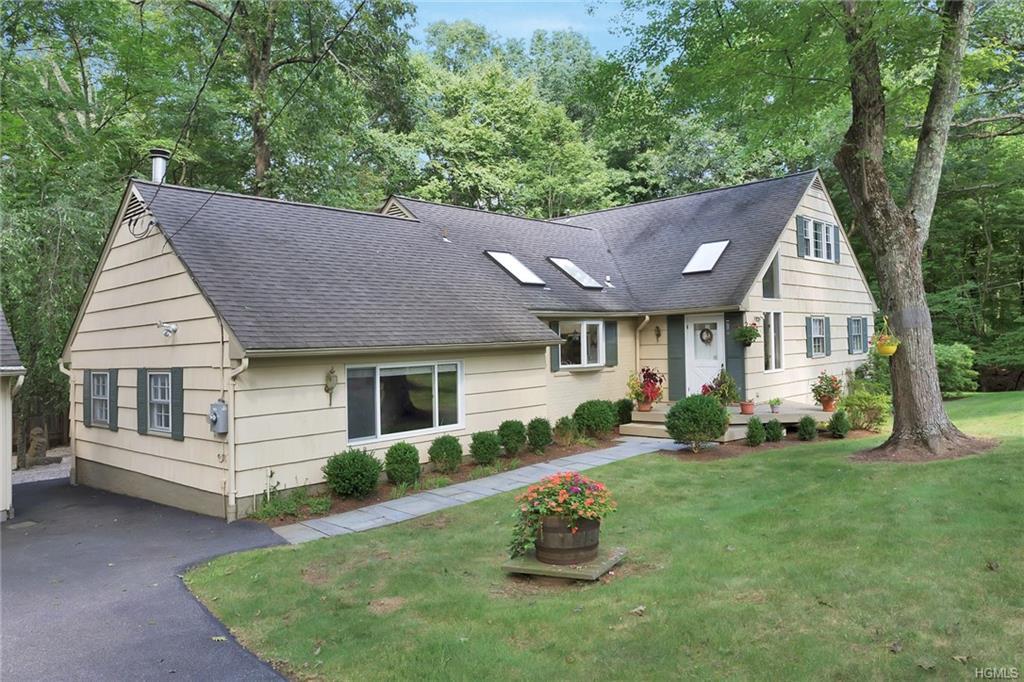 30 Leslie Lane - Photo 1