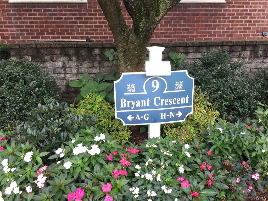 9 Bryant Crescent - Photo 1