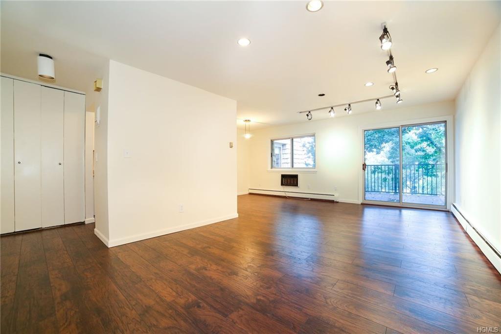 330 Central Park Avenue - Photo 1
